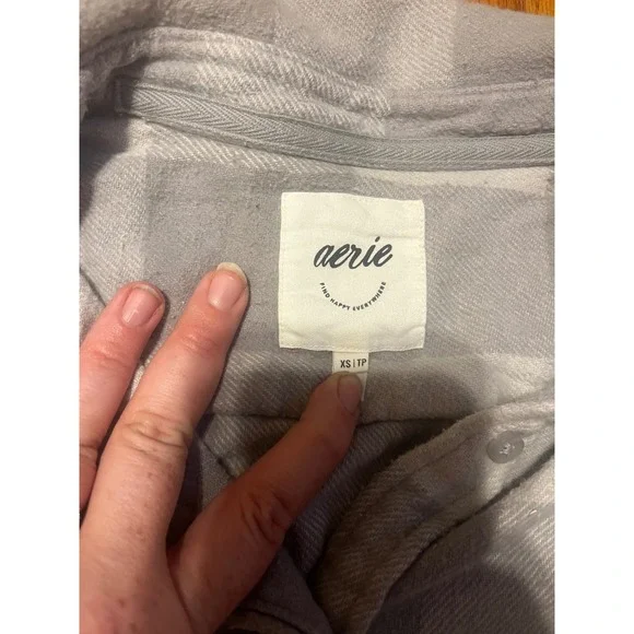 Aerie Women's Oversized Gray White Plaid Flannel Shirt Button Down- Size XS - Picture 4 of 8
